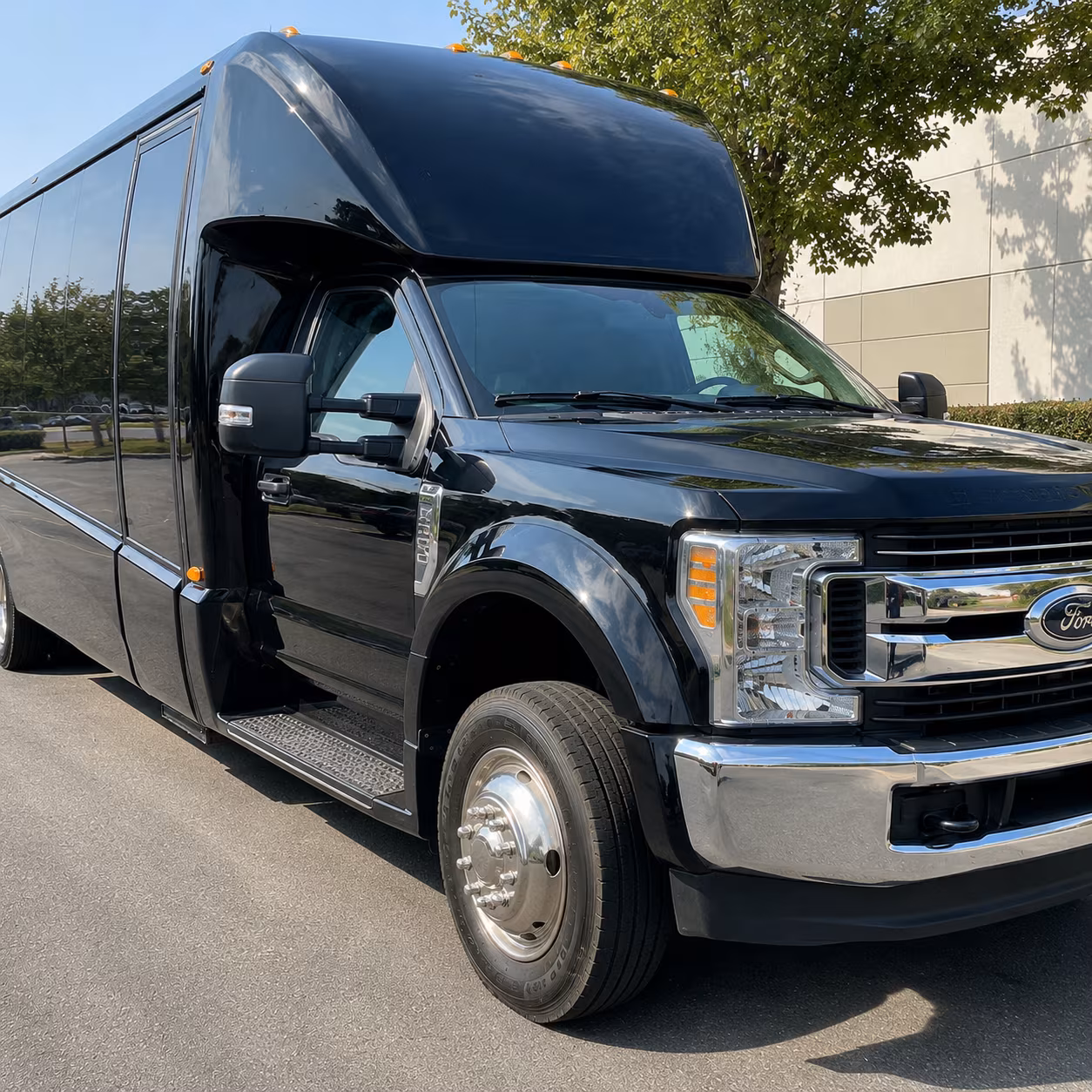 minibuses and charter buses to norfolk s museums and the virginia zoo